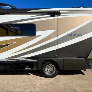 2015 Itasca Class C RV NAVION 24J